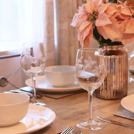 アパート Cozy Family With Free Parking And Wifi *