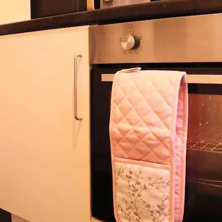 Cozy Family With Free Parking And Wifi アパート