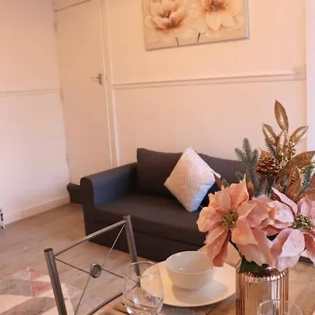 Cozy Family With Free Parking And Wifi