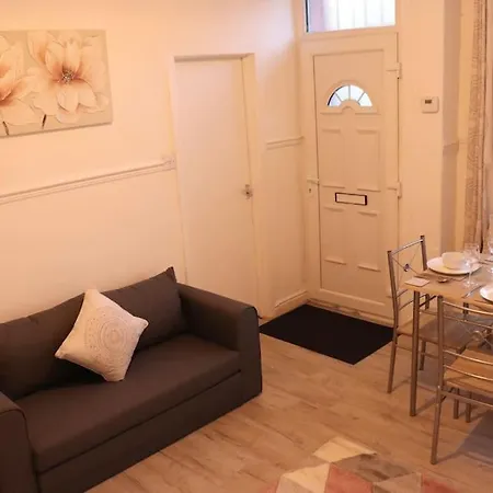 Cozy Family With Free Parking And Wifi 公寓 *