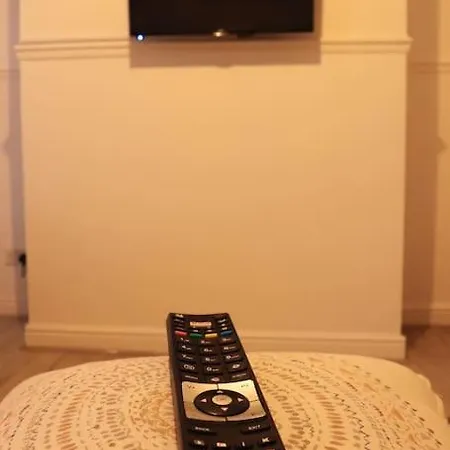 Cozy Family With Free Parking And Wifi Apartment *