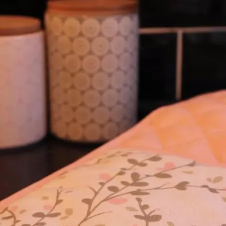 公寓 Cozy Family With Free Parking And Wifi