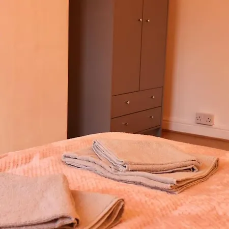 Cozy Family With Free Parking And Wifi アパート *