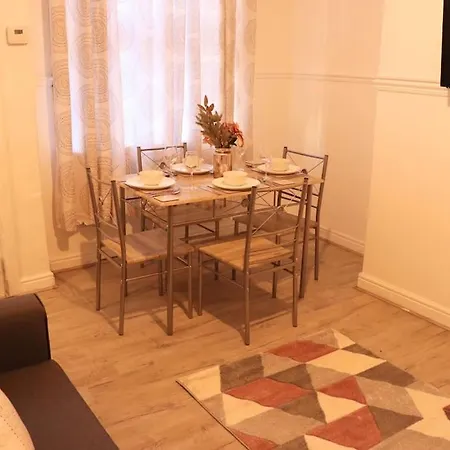 公寓 Cozy Family With Free Parking And Wifi 利兹