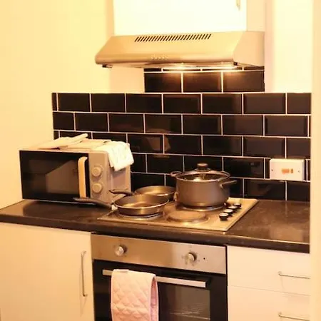 Cozy Family With Free Parking And Wifi * 利兹