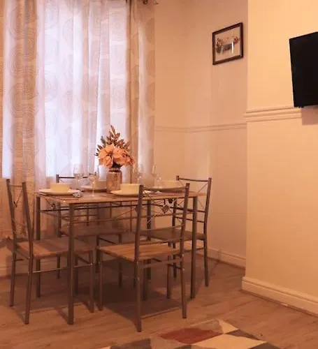 Apartment Cozy Family With Free Parking And Wifi *