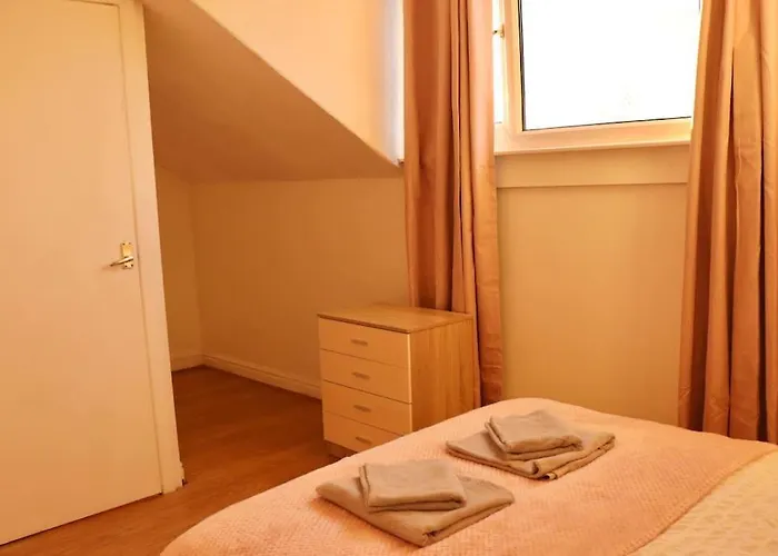 Cozy Family With Free Parking And Wifi Apartment *