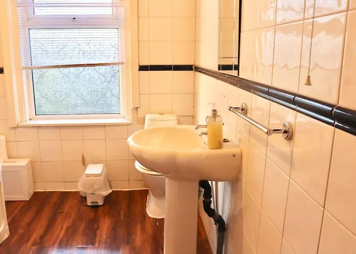 Cozy Family With Free Parking And Wifi Apartment