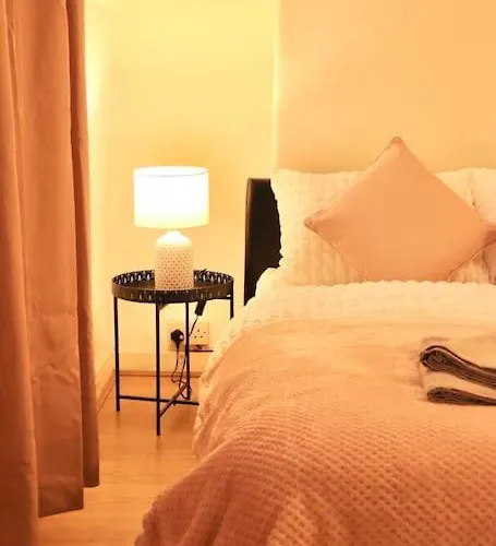 Cozy Family With Free Parking And Wifi Leeds (West Yorkshire)