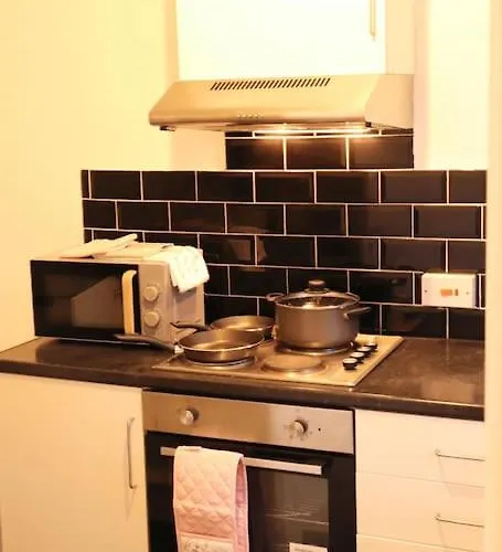 Cozy Family With Free Parking And Wifi * Leeds (West Yorkshire)