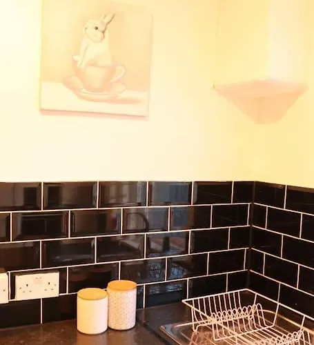 Cozy Family With Free Parking And Wifi Apartment