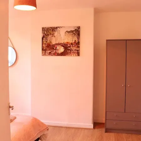 Apartment Cozy Family With Free Parking And Wifi *