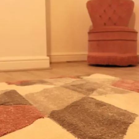 Cozy Family With Free Parking And Wifi * Leeds (West Yorkshire)