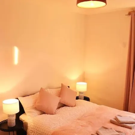 Apartment Cozy Family With Free Parking And Wifi