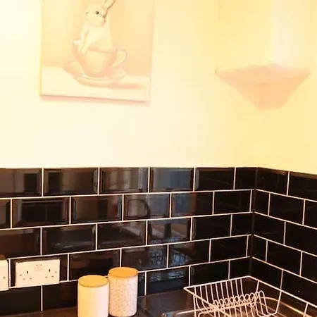 Cozy Family With Free Parking And Wifi Apartment